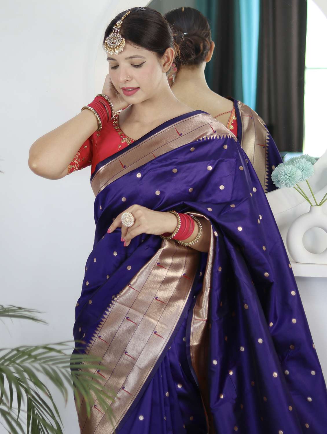 women self design paithani saree with blouse - 22022418 - Standard Image - 4