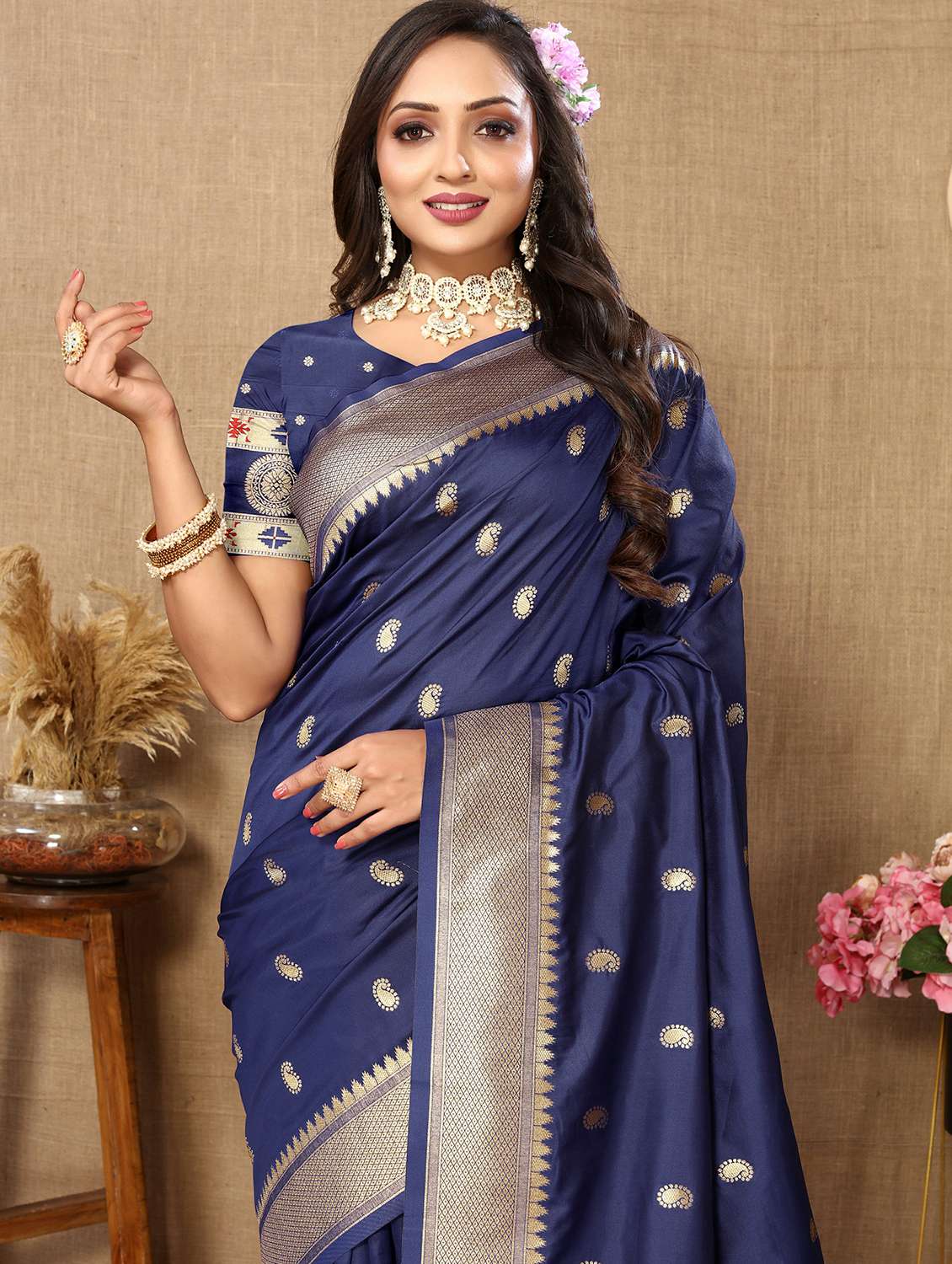 women self design paithani saree with blouse - 22022422 -  Standard Image - 4