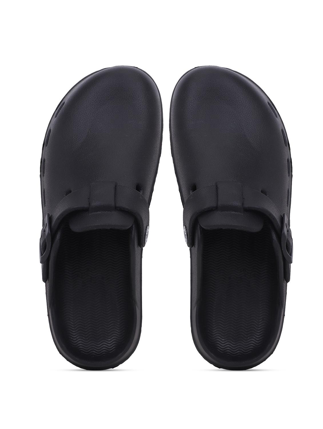 black solid slip-on clogs for men - 22023991 - Standard Image - 4