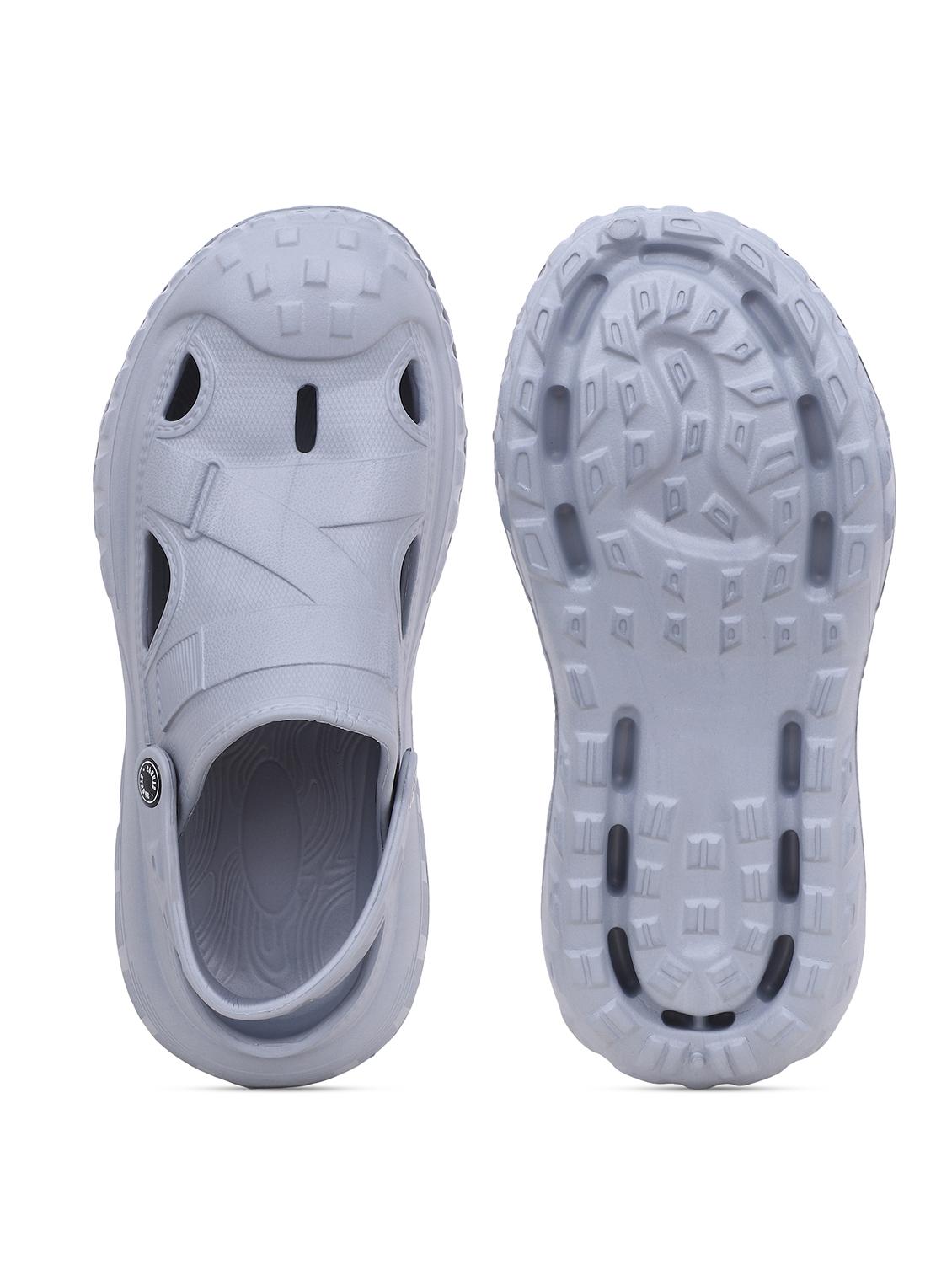 grey solid slip-on clogs for men - 22023995 - Standard Image - 4