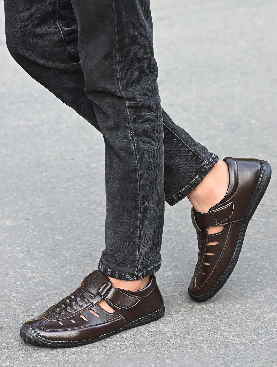 men solid brown slip on sandal - 22024661 - Standard Image - 1