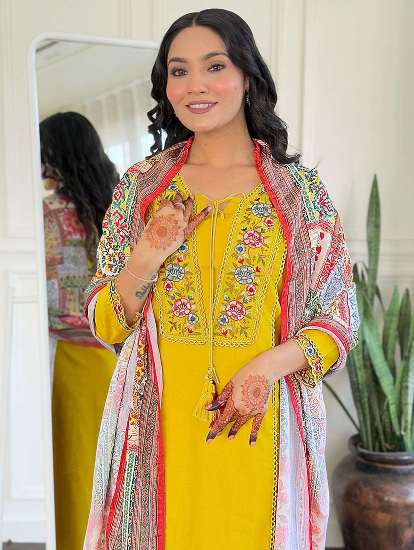 women embroidered three quarter sleeve kurta pant with dupatta set - 22024881 - Standard Image - 4
