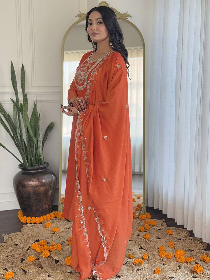 Women Embroidered Three Quarter Sleeve Kurta Pant With Dupatta Set