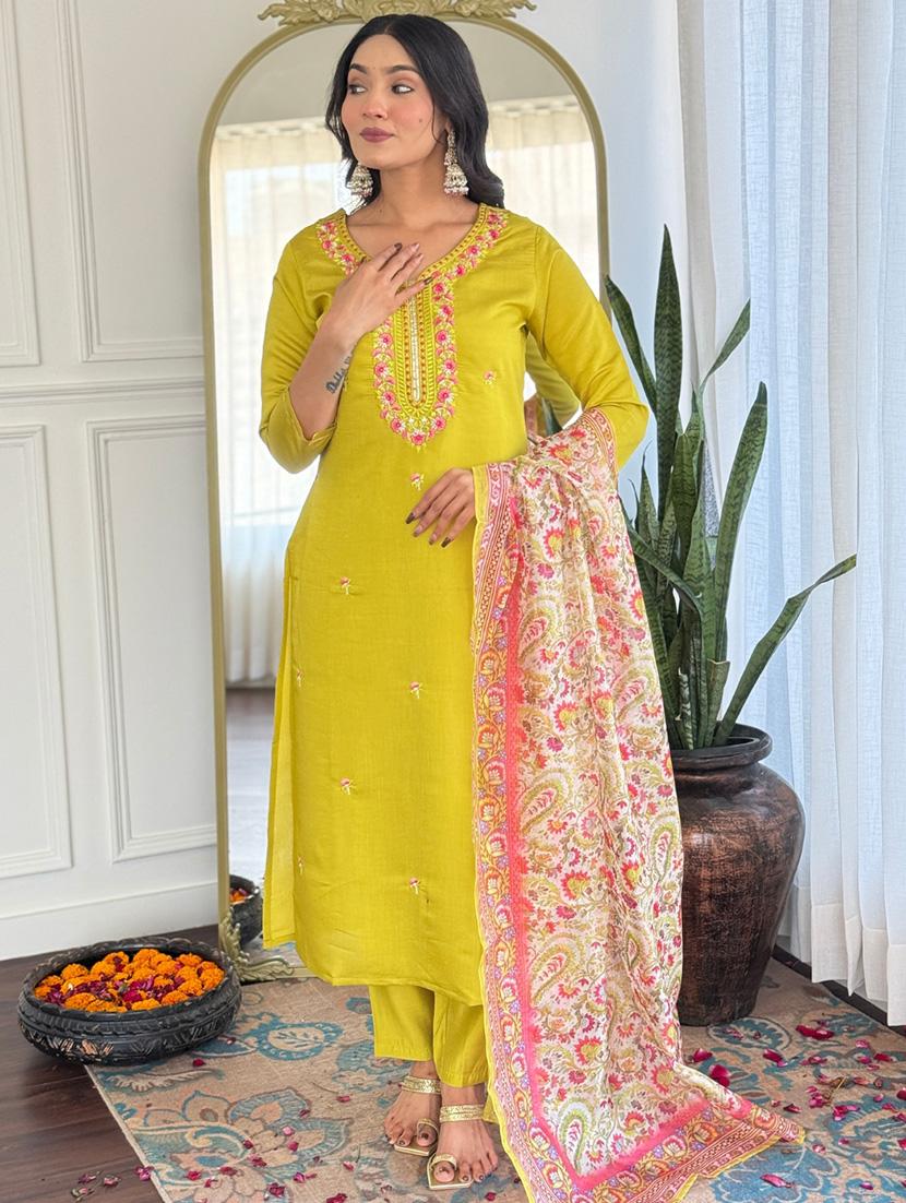 women embroidered three quarter sleeve kurta pant with dupatta set - 22024888 - Standard Image - 4