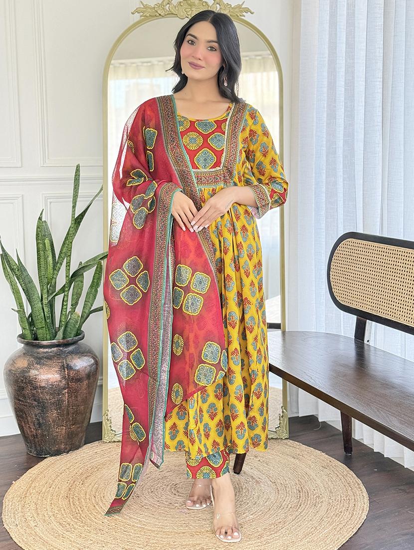 women printed three quarter sleeve kurta pant with dupatta set - 22024892 - Standard Image - 1