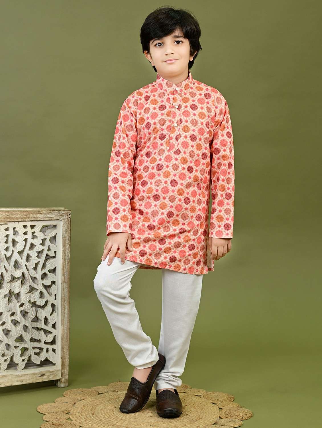 boys printed mandarin collar kurta pyjama set