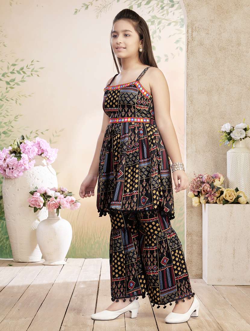 girls printed shoulder strap kurta and sharara set - 22026369 -  Standard Image - 4