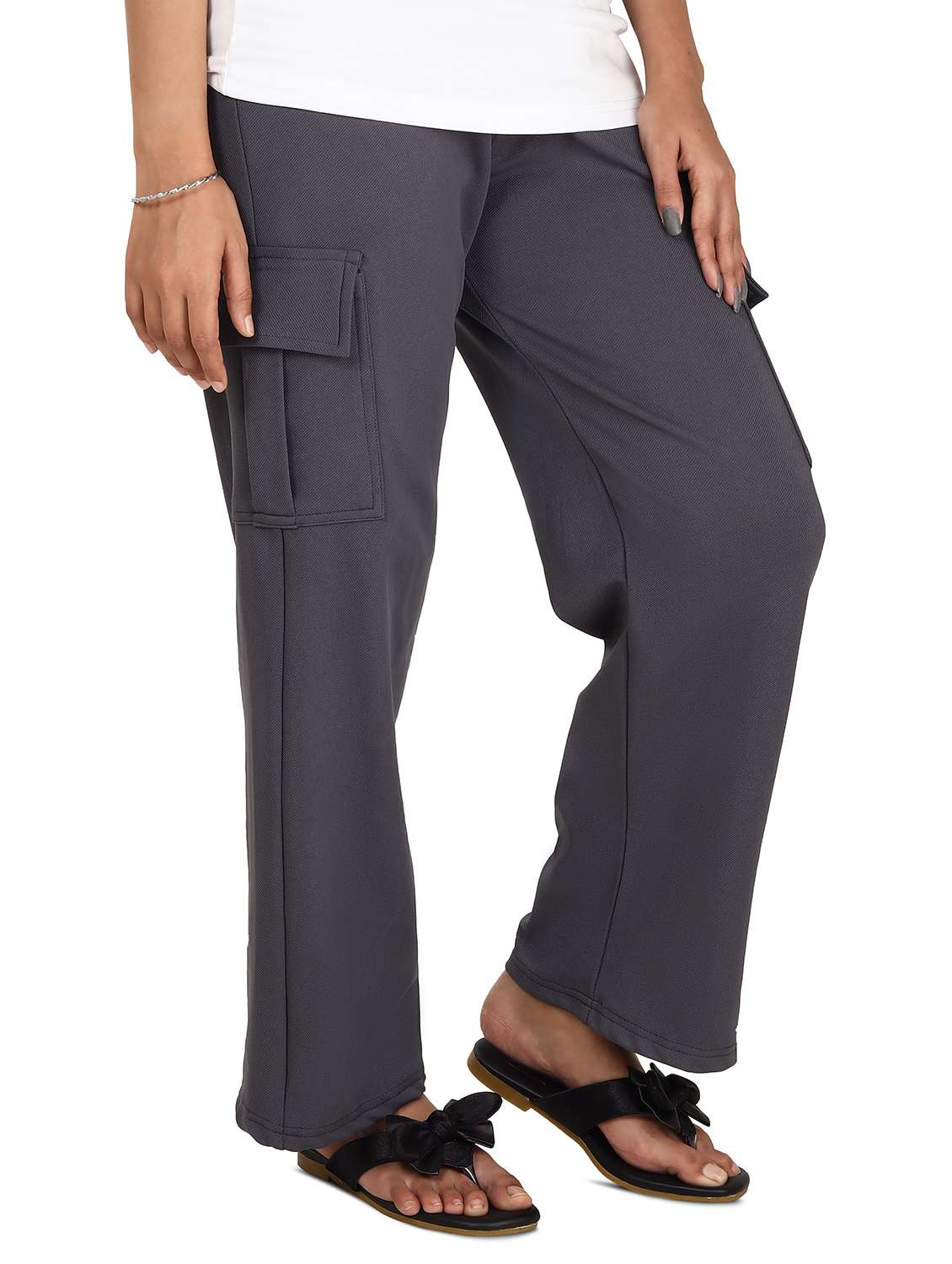 women solid mid rise relaxed fit cargo - 22027039 -  Standard Image - 1