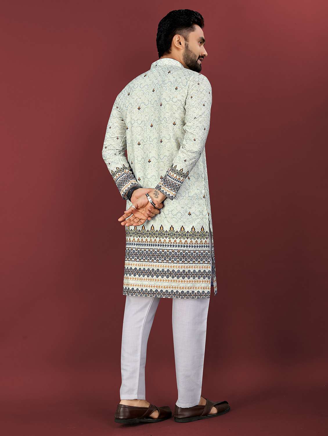 men printed mandarin neck long kurta - 22027151 - Standard Image - 4