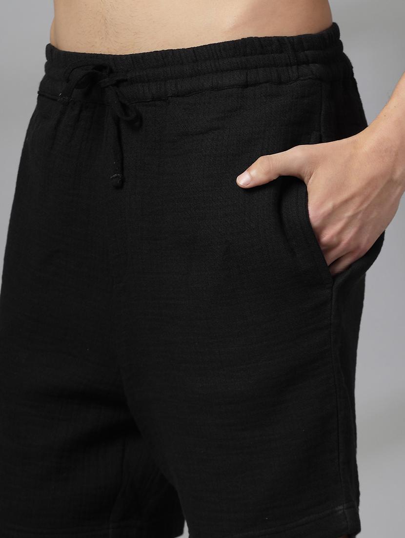 men solid mid rise regular fit shorts - 22028736 - Standard Image - 4