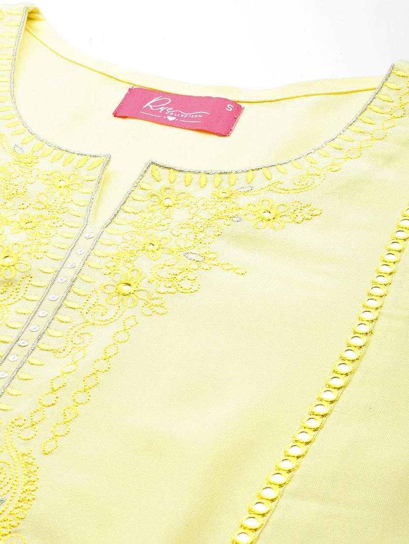 women embroiderd three quarter sleeve a-line kurta - 22028927 -  Standard Image - 4