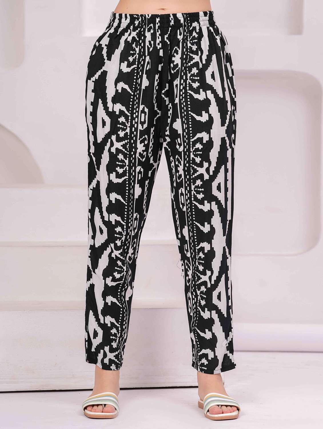 women printed nightwear pyjama set - 22029023 - Standard Image - 4