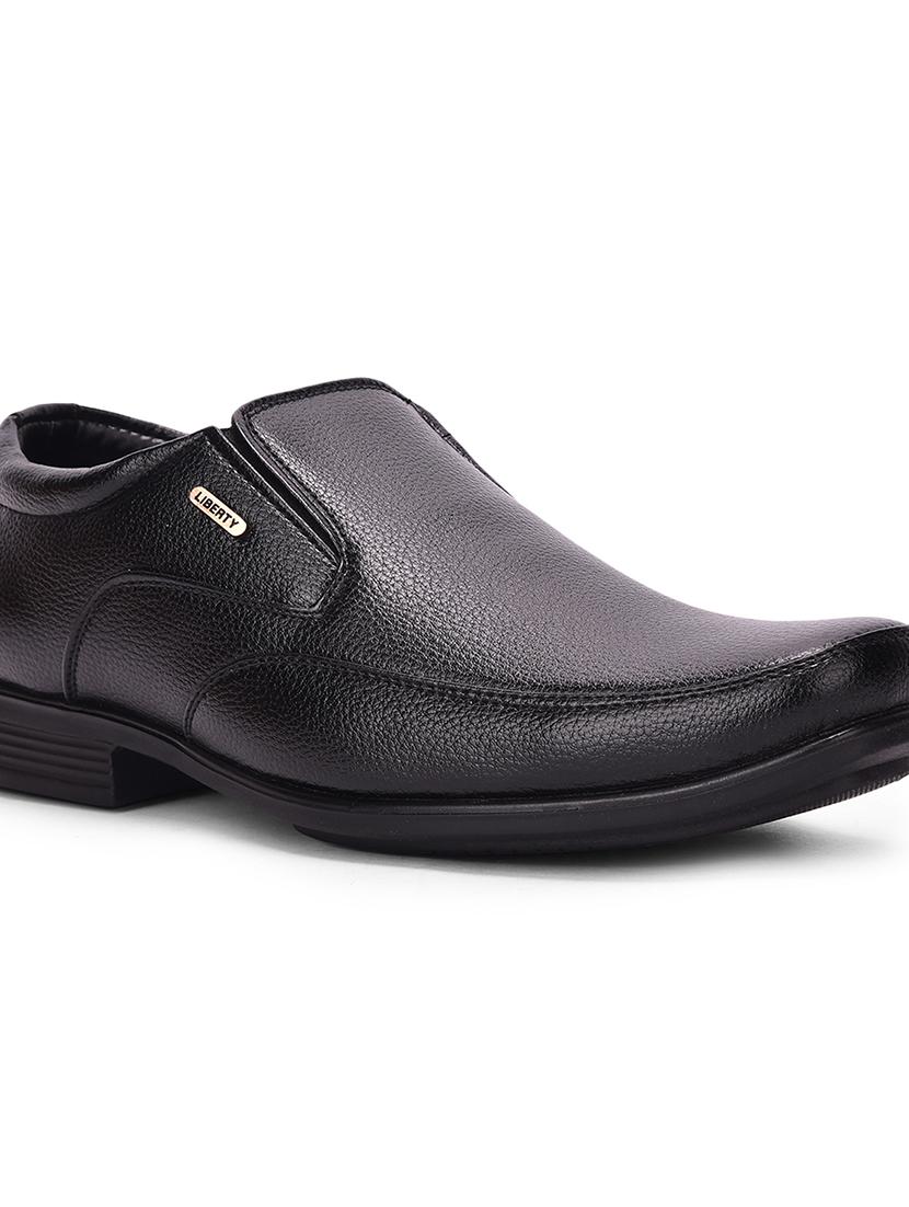 men solid slip on formal shoes - 22029093 - Standard Image - 4