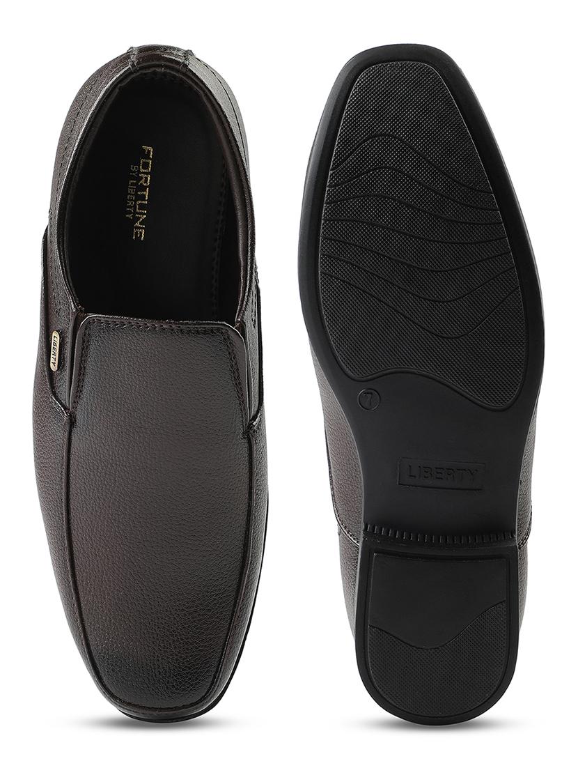 men solid slip on formal shoes - 22029097 - Standard Image - 4