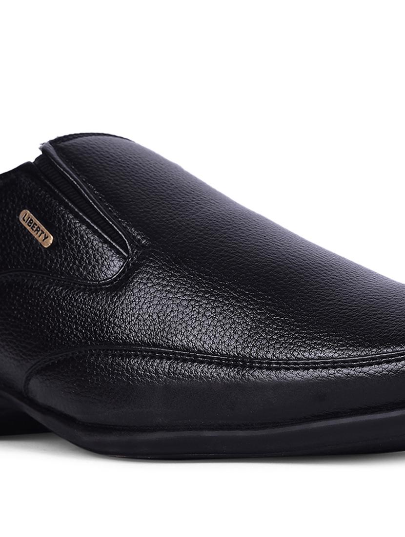 men solid slip on formal shoes - 22029098 - Standard Image - 4