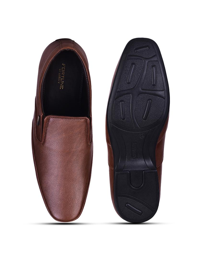 men solid slip on formal shoes - 22029099 - Standard Image - 4