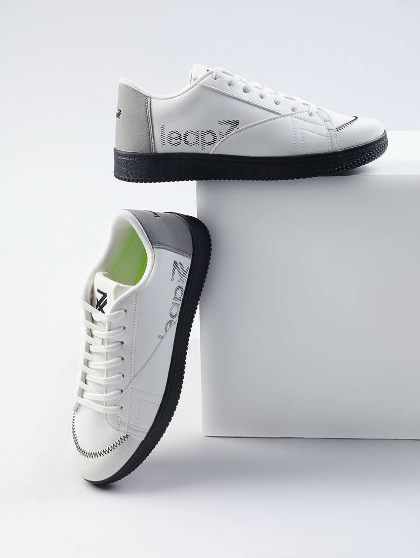 men white lace up sneaker