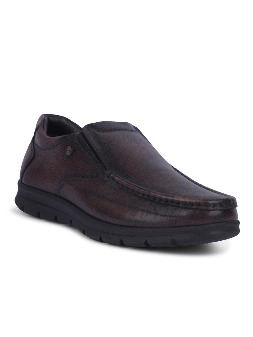 men solid slip on formal shoes - 22029242 - Standard Image - 1
