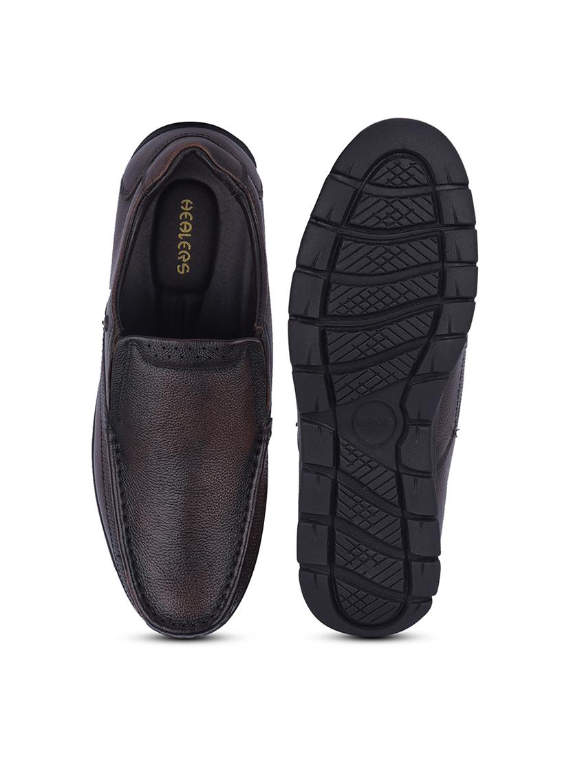 men solid slip on formal shoes - 22029242 - Standard Image - 4