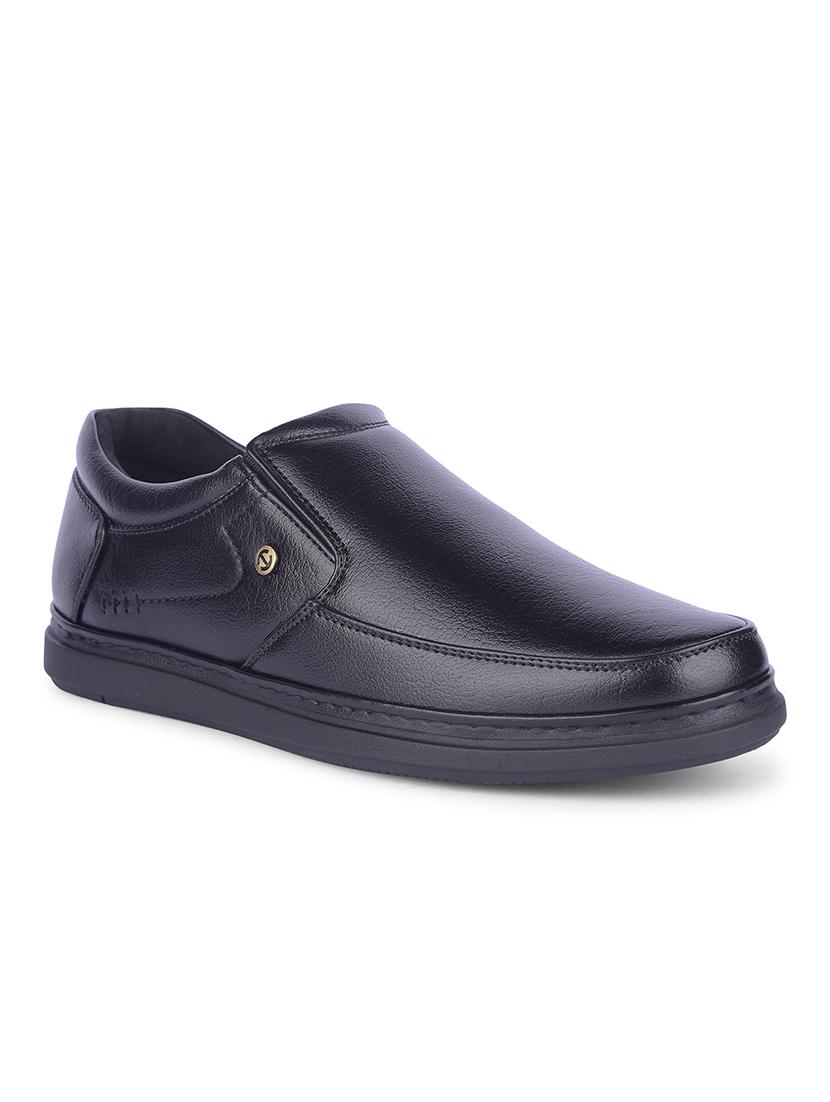 men solid slip on formal shoes - 22029245 - Standard Image - 4