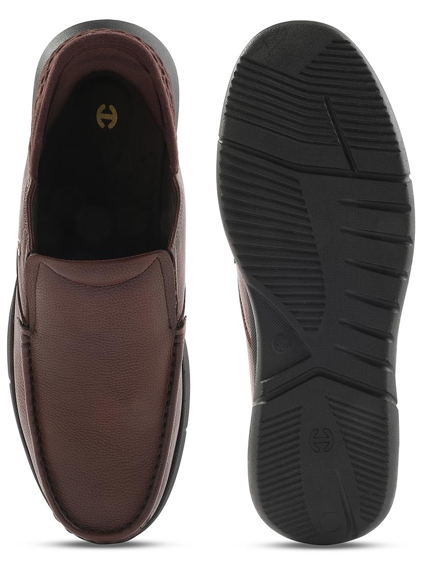 men solid slip on formal shoes - 22029248 - Standard Image - 4