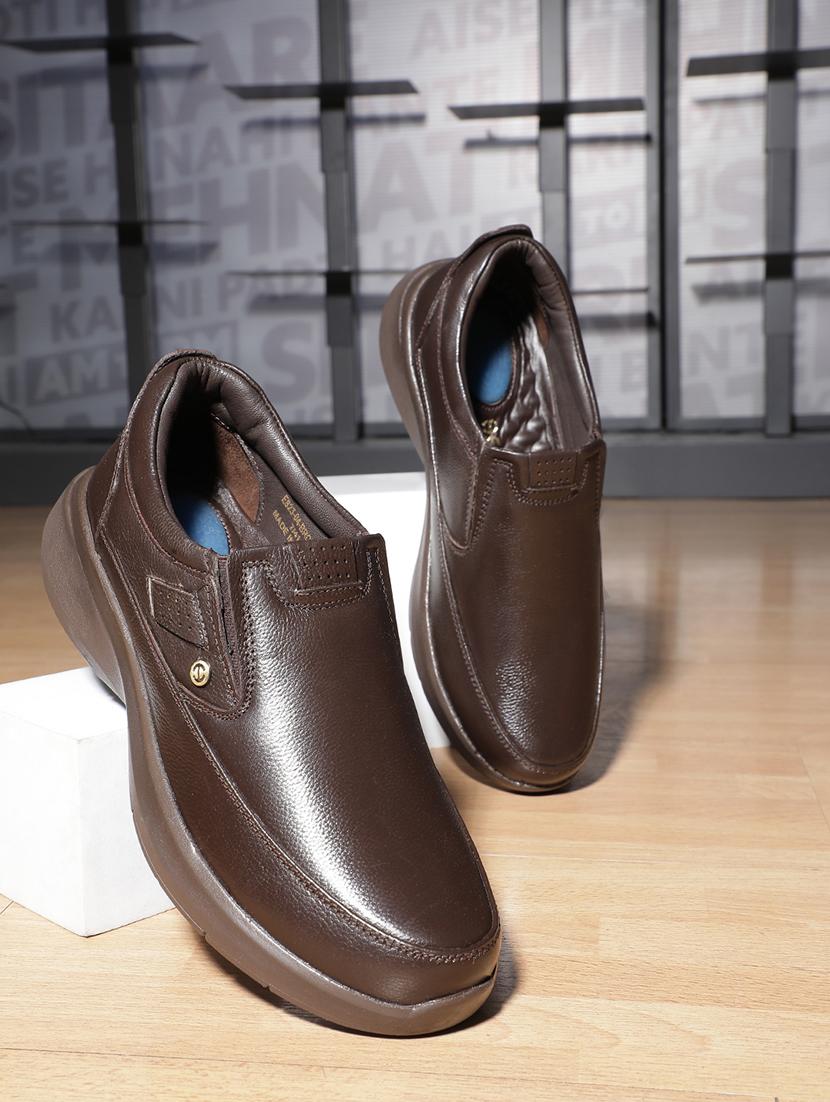 men solid slip on formal shoes - 22029251 -  Zoom Image - 0