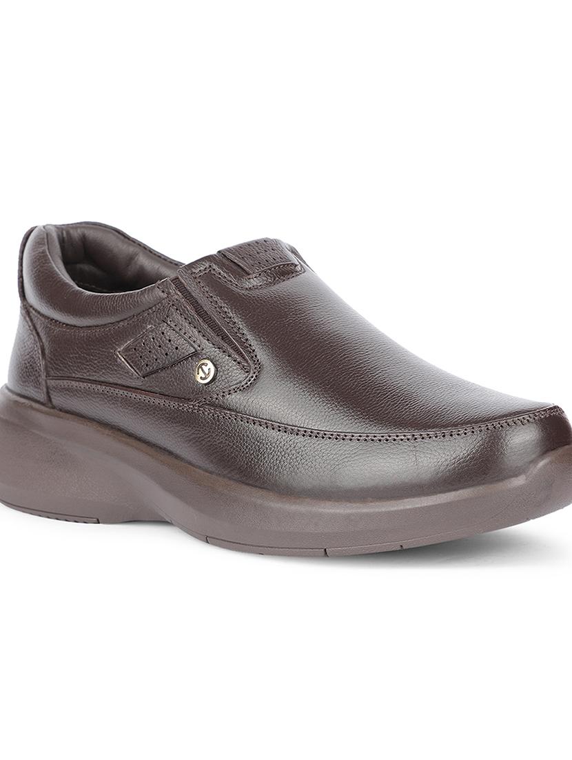 men solid slip on formal shoes - 22029251 - Standard Image - 1