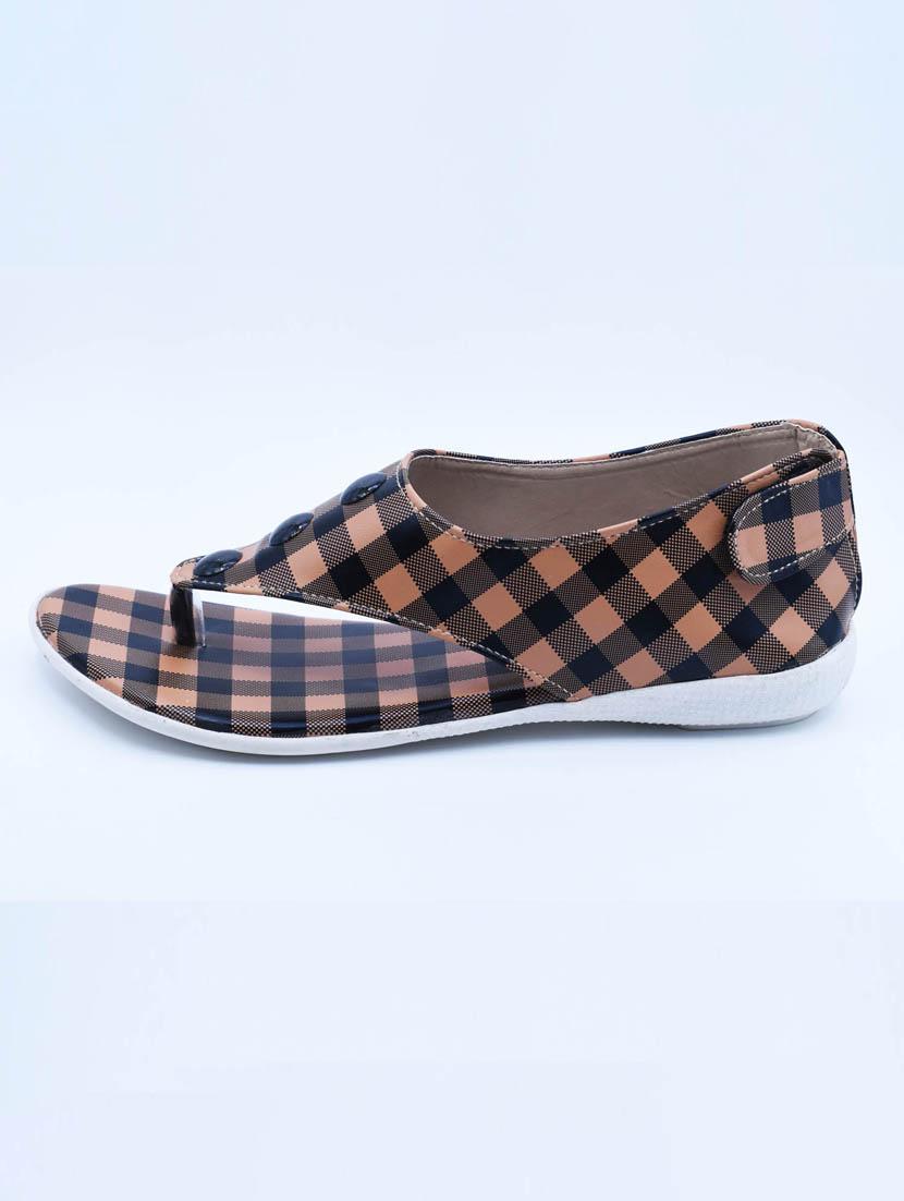 women checkered back strap flats - 22029482 -  Standard Image - 1