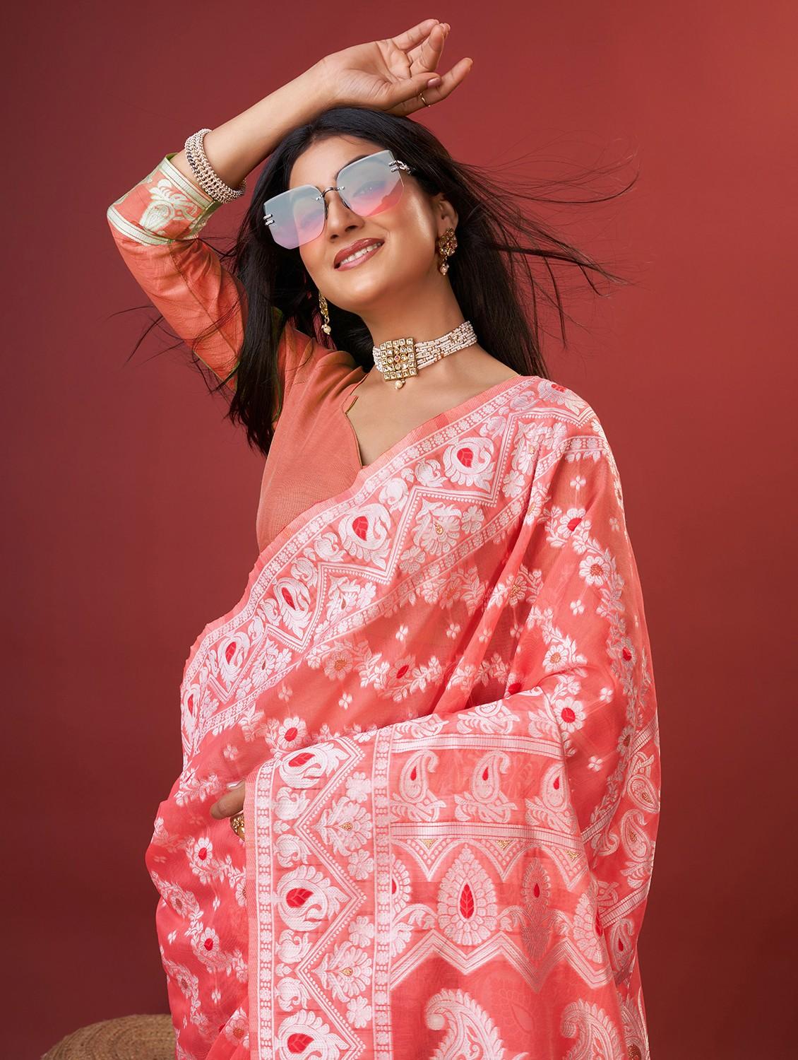 women self design banarasi saree with blouse - 22029986 - Standard Image - 4