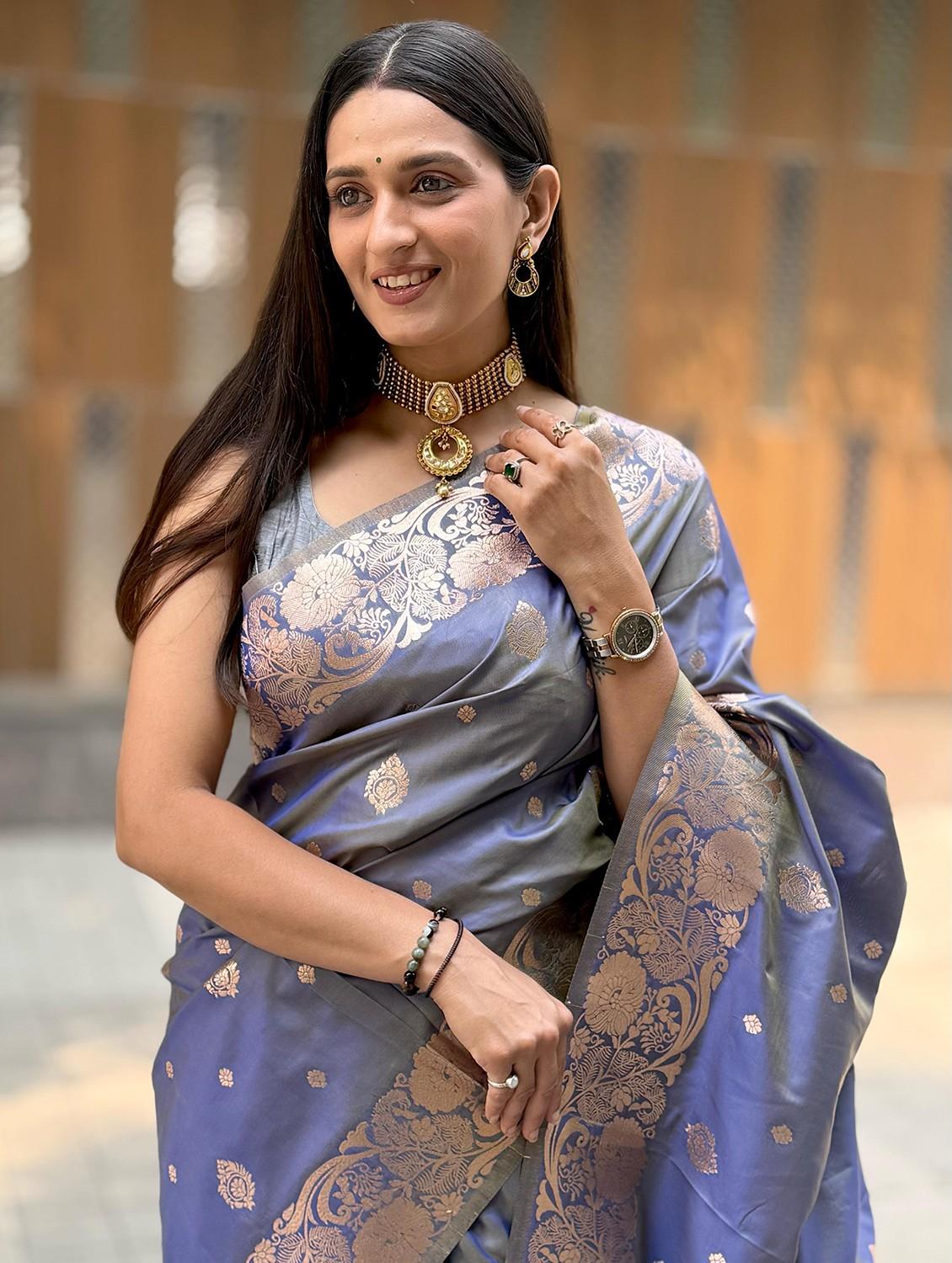 women self design banarasi saree with blouse - 22029992 - Standard Image - 4