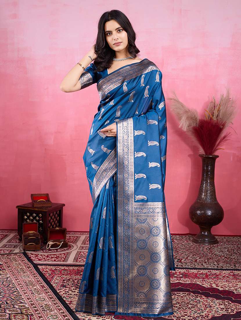 women self design banarasi saree with blouse