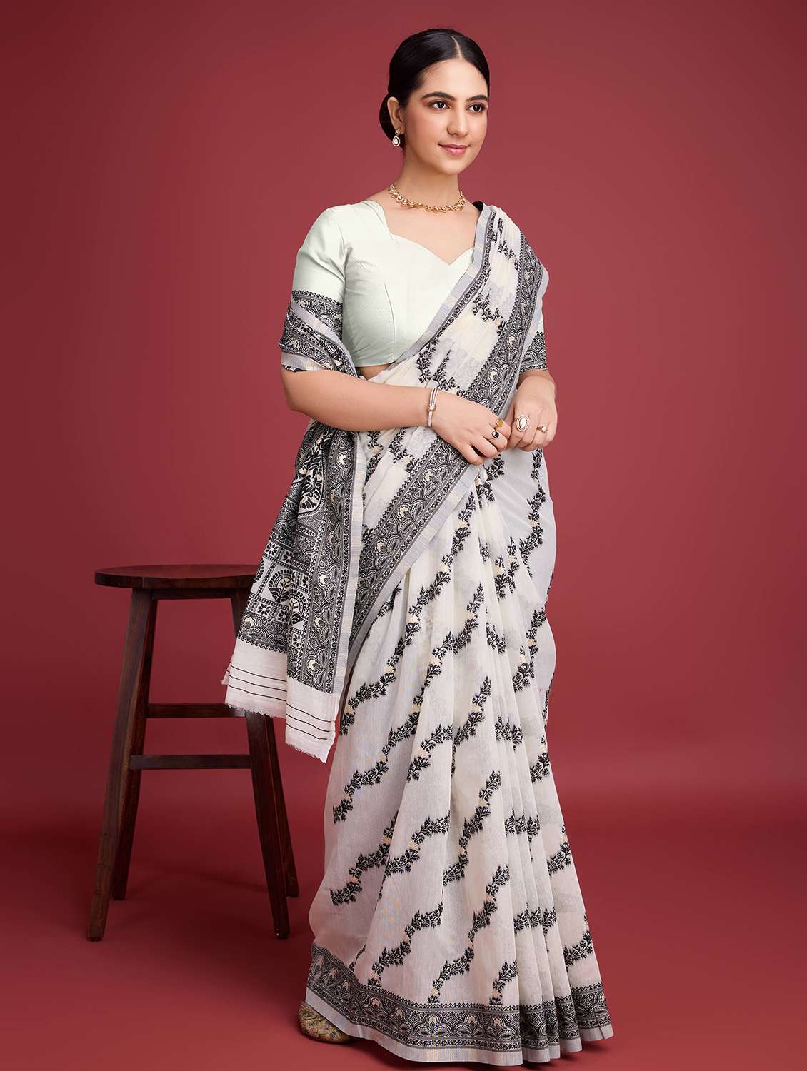 women self design bordered saree with blouse - 22030048 -  Standard Image - 1