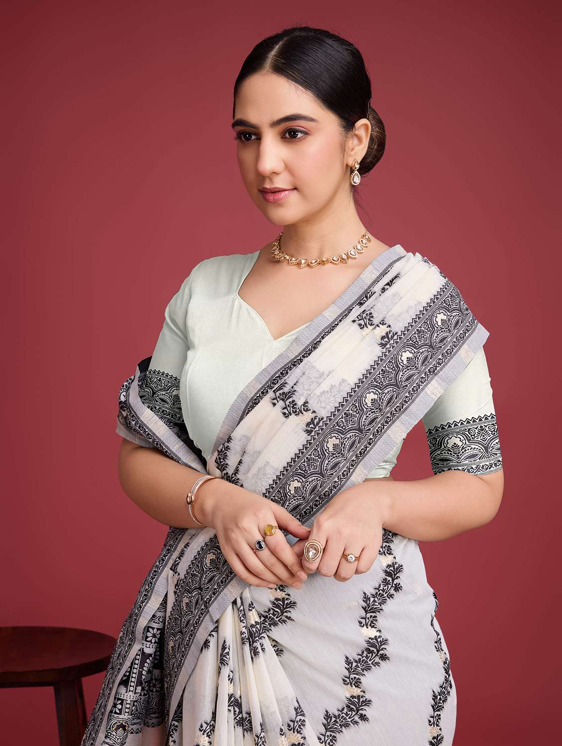 women self design bordered saree with blouse - 22030048 -  Standard Image - 4