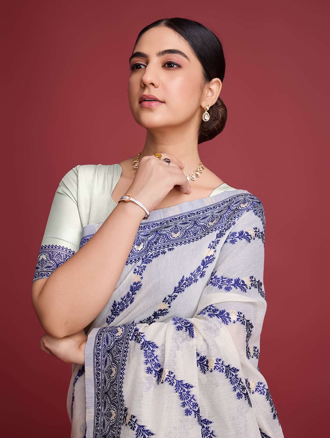 women self design bordered saree with blouse - 22030049 - Standard Image - 4