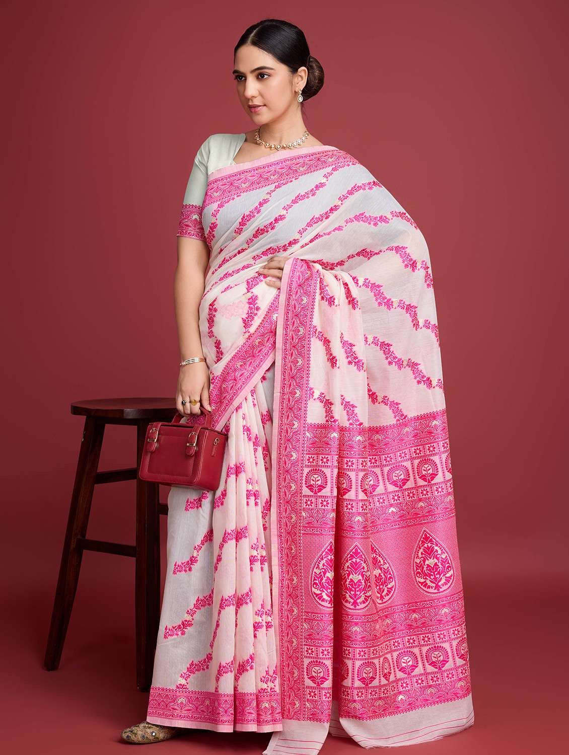 women self design bordered saree with blouse - 22030050 - Standard Image - 1