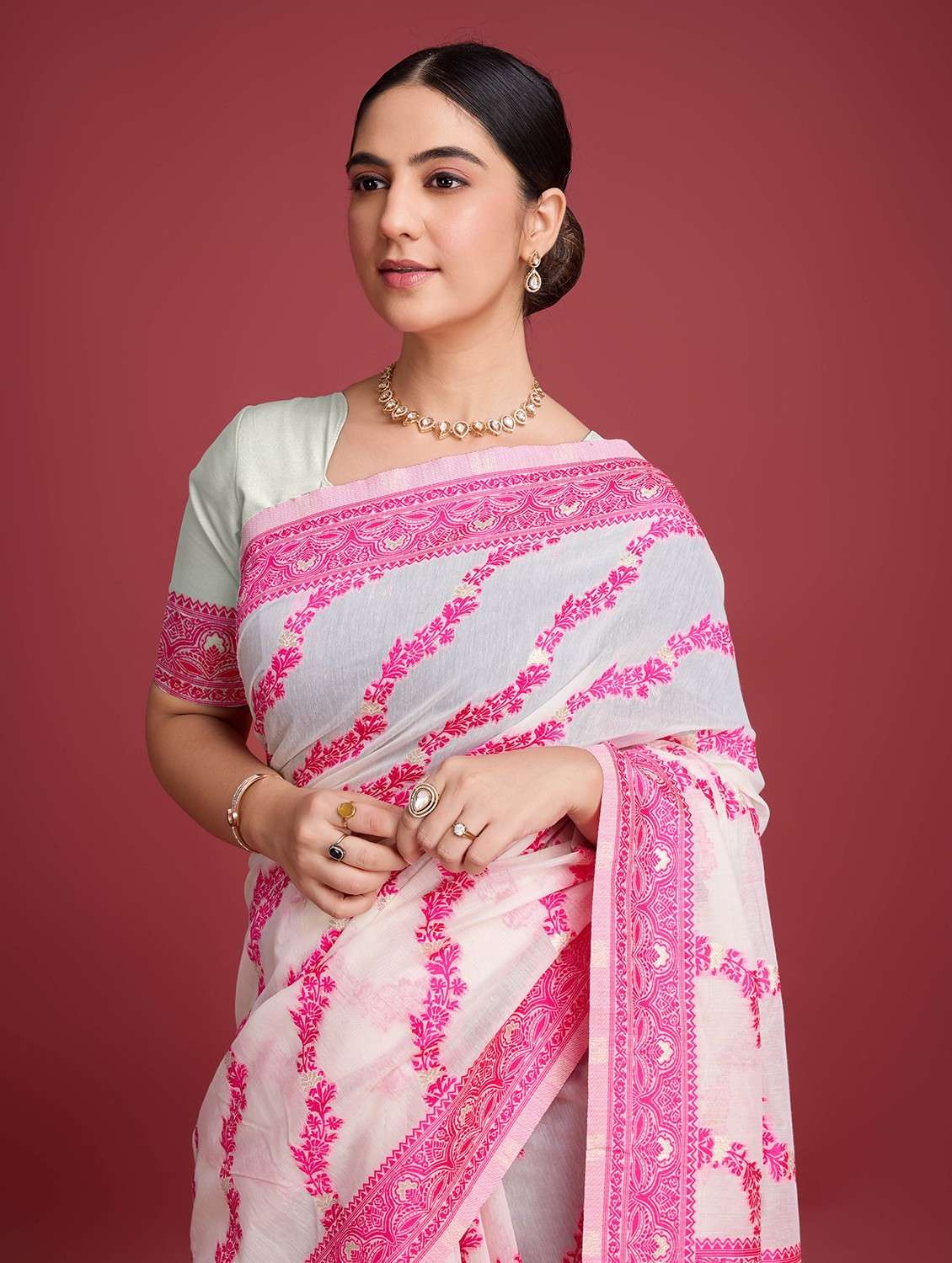 women self design bordered saree with blouse - 22030050 - Standard Image - 4