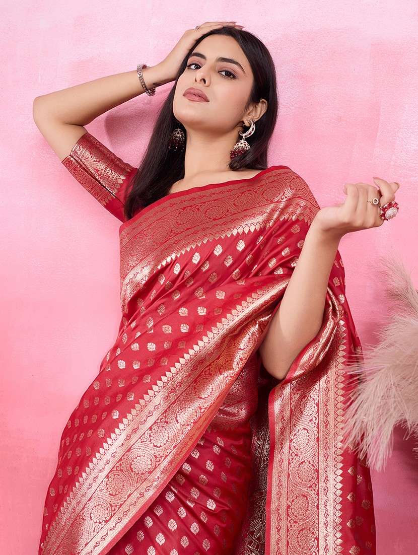 women self design banarasi saree with blouse - 22030056 - Standard Image - 4