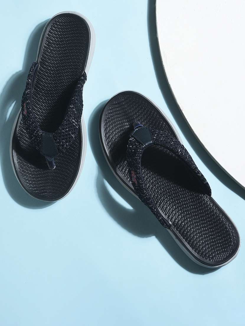 women solid slip on flip flop