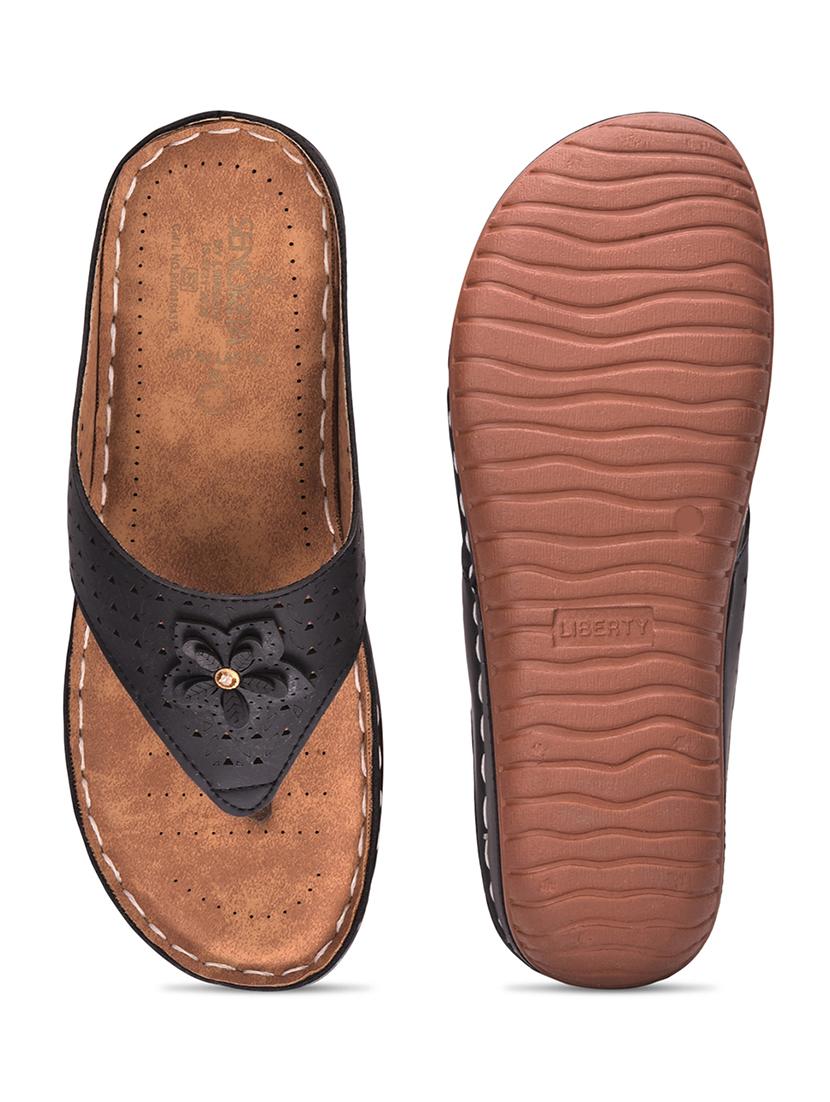 women solid slip on wedge - 22030100 - Standard Image - 4