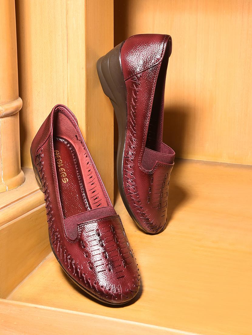women solid slip on wedge - 22030138 - Zoom Image - 0