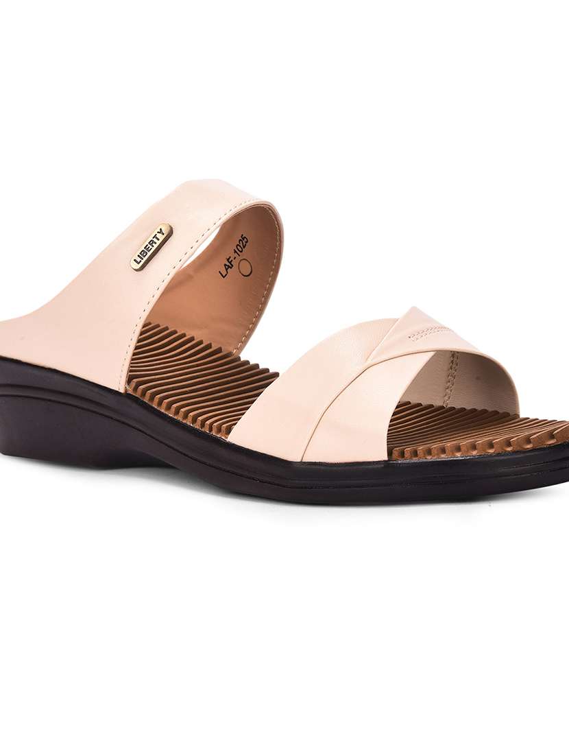 women solid  slip on wedge - 22030152 -  Standard Image - 4