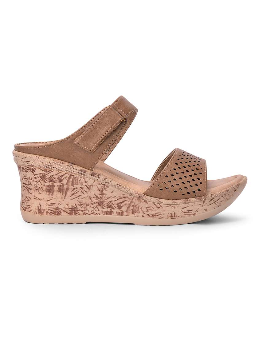 women solid  slip on wedge - 22030161 -  Standard Image - 1