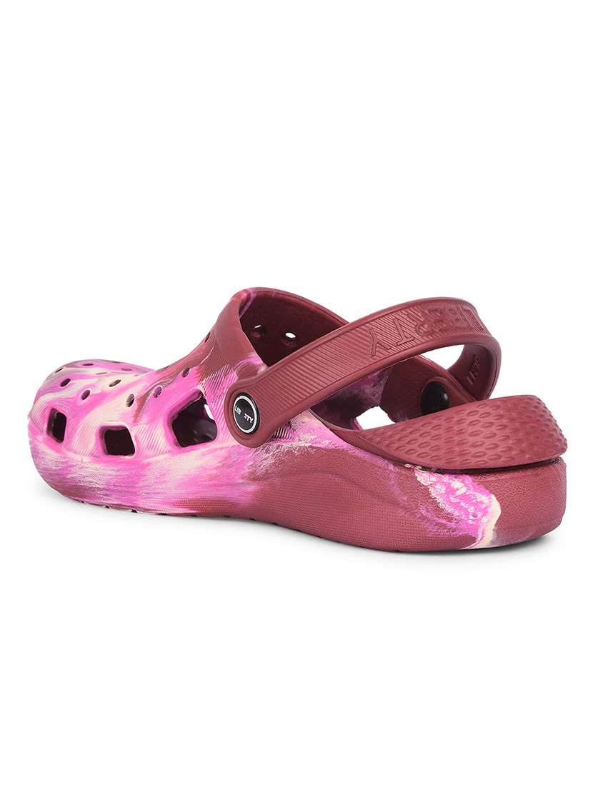 women printed slip on clogs - 22030178 -  Standard Image - 4