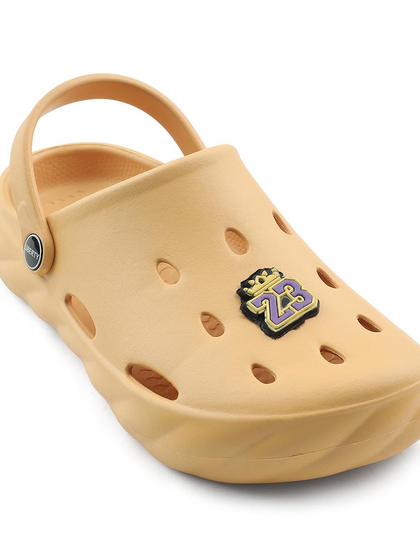girls solid casual clogs - 22030449 - Standard Image - 4