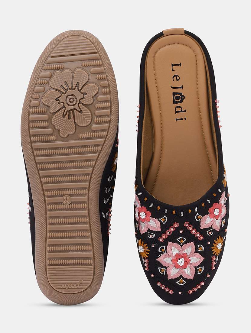 women embroidered slip on jutis - 22030782 - Standard Image - 4
