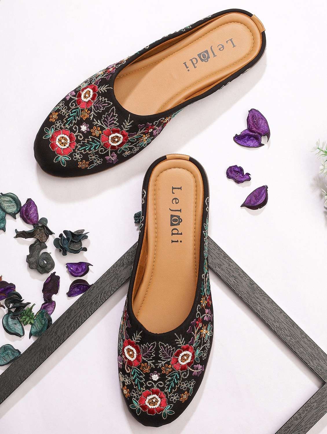women embroidered slip on mojari - 22030787 - Zoom Image - 0