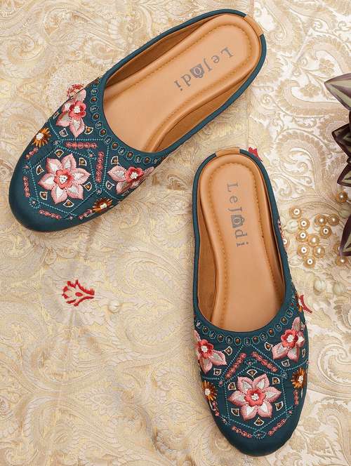 women embroidered slip on mojari - 22030801 - Standard Image - 0