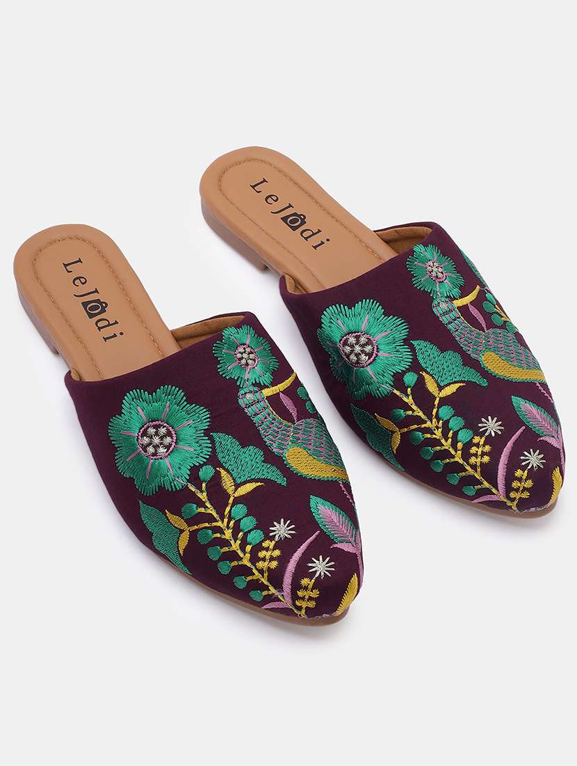 women embroidered slip on mojari - 22030805 - Standard Image - 1