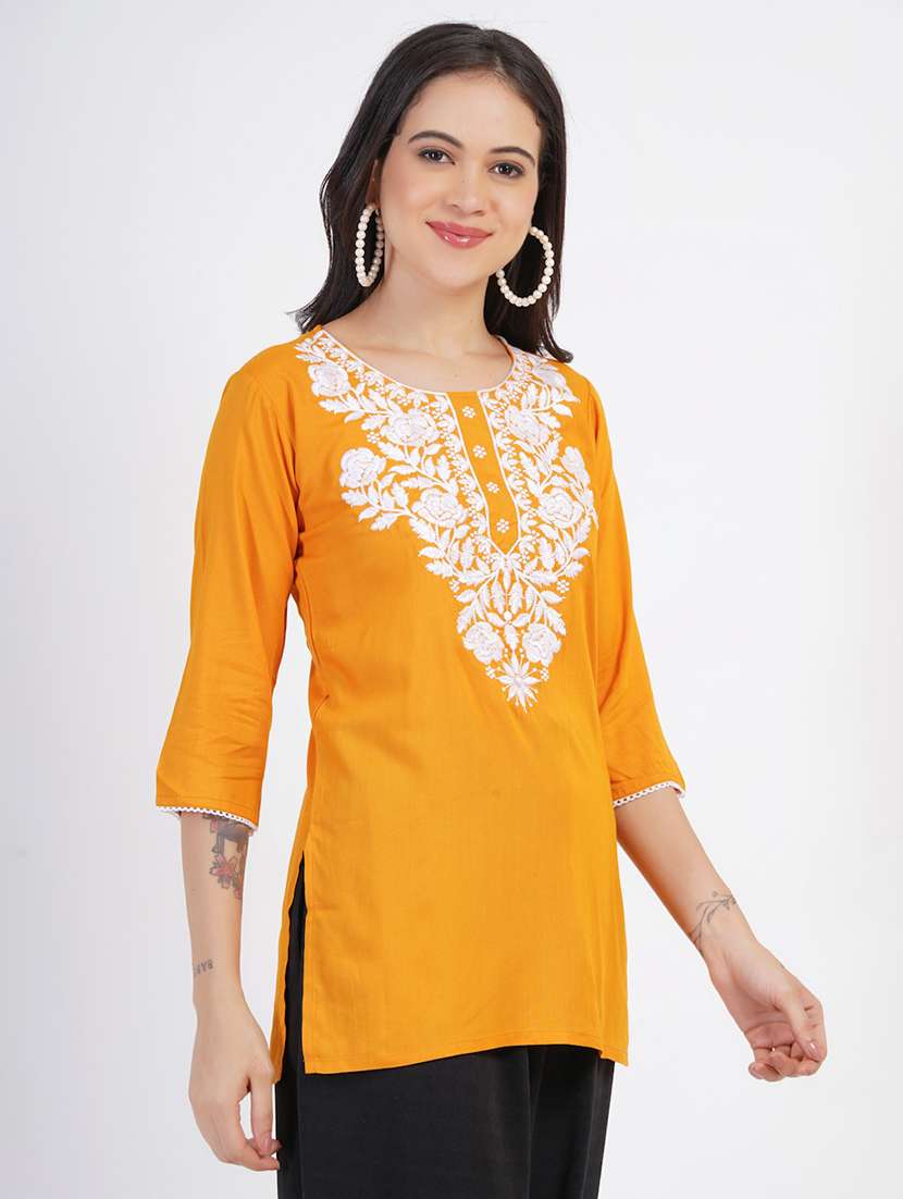women chikankari three quarter sleeve straight kurti - 22030973 -  Standard Image - 1