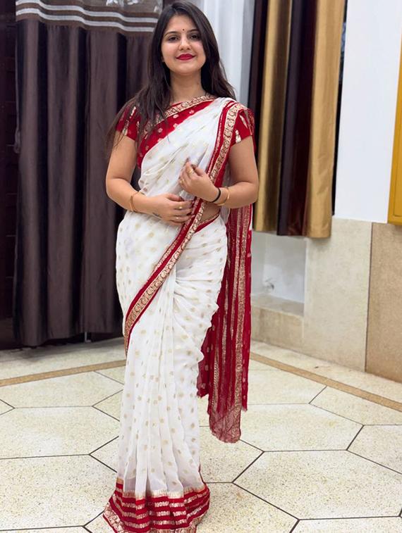 women self design bordered saree with blouse - 22031019 - Standard Image - 4